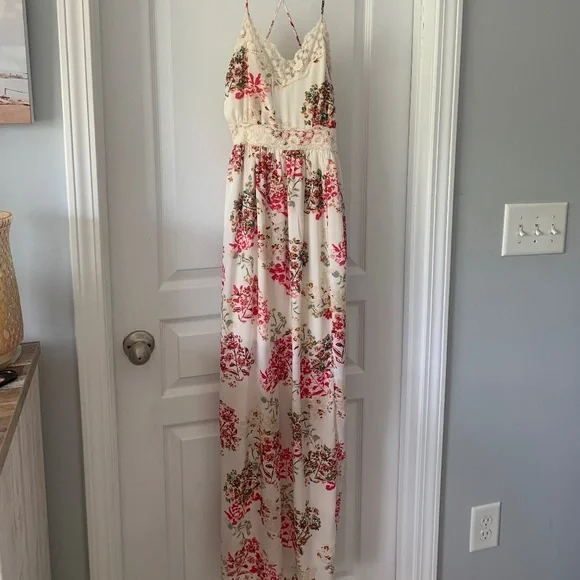 womens pink lace dress Evadne Floral Lace Dress - Pink